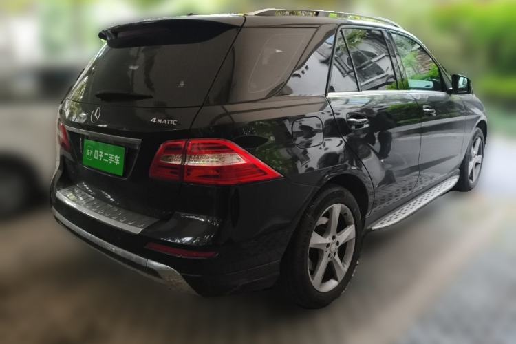 Used Mercedes-Benz M-Class 2015 ML 400 4MATIC Dynamic Model Rear Right 45 Deg