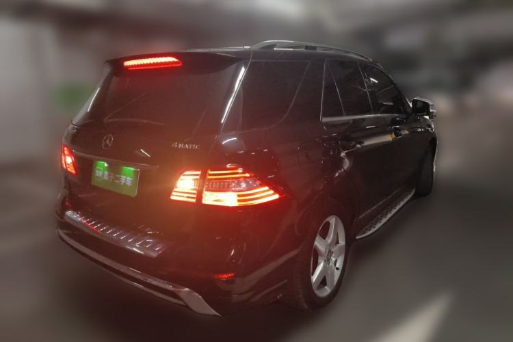 Used Mercedes-Benz M-Class 2015 ML 400 4MATIC Luxury Model Rear Right 45 Deg