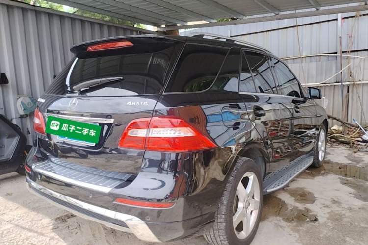 Used Mercedes-Benz M-Class 2015 ML 400 4MATIC Luxury Model Rear Right 45 Deg