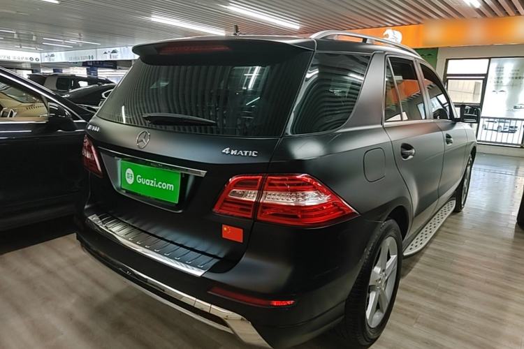 Used Mercedes-Benz M-Class 2015 ML 400 4MATIC Dynamic Model Rear Right 45 Deg