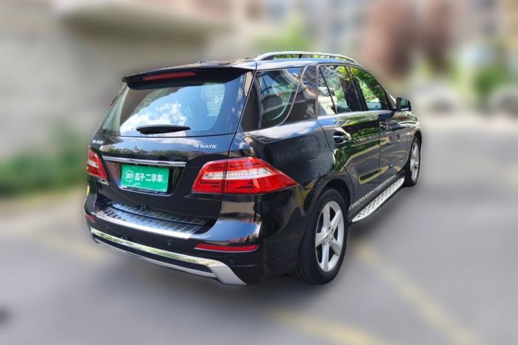 Used Mercedes-Benz M-Class 2015 ML 400 4MATIC Dynamic Model Rear Right 45 Deg