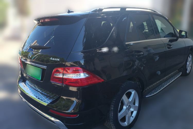 Used Mercedes-Benz M-Class 2015 ML 400 4MATIC Luxury Model Rear Right 45 Deg