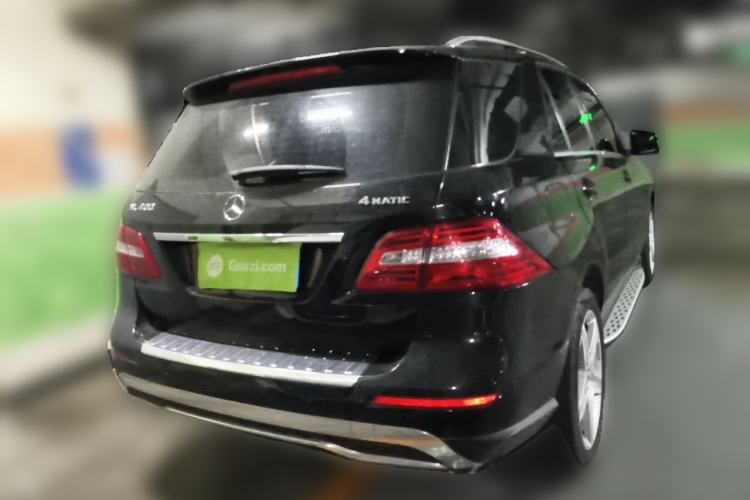 Used Mercedes-Benz M-Class 2015 ML 400 4MATIC Dynamic Model Rear Right 45 Deg