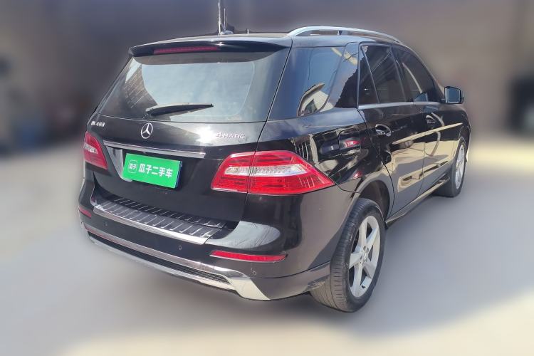 Used Mercedes-Benz M-Class 2015 ML 400 4MATIC Dynamic Model Rear Right 45 Deg