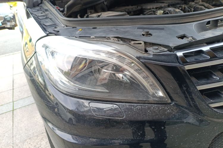 Used Mercedes-Benz M-Class 2015 ML 400 4MATIC Luxury Model Right Front Headlight
