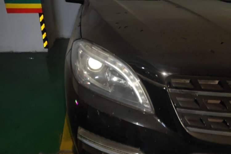 Used Mercedes-Benz M-Class 2015 ML 320 4MATIC Right Front Headlight