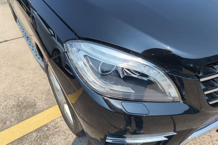 Used Mercedes-Benz M-Class 2015 ML 400 4MATIC Luxury Model Right Front Headlight