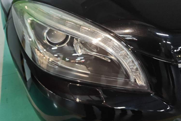 Used Mercedes-Benz M-Class 2015 ML 320 4MATIC Right Front Headlight