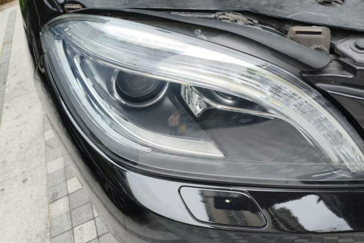 Used Mercedes-Benz M-Class 2015 ML 400 4MATIC Dynamic Model Right Front Headlight