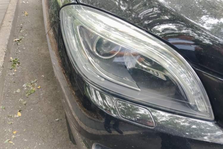 Used Mercedes-Benz M-Class 2015 ML 400 4MATIC Dynamic Model Right Front Headlight