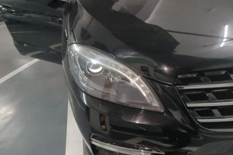 Used Mercedes-Benz M-Class 2015 ML 400 4MATIC Luxury Model Right Front Headlight