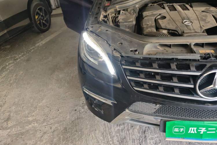 Used Mercedes-Benz M-Class 2015 ML 320 4MATIC Right Front Headlight