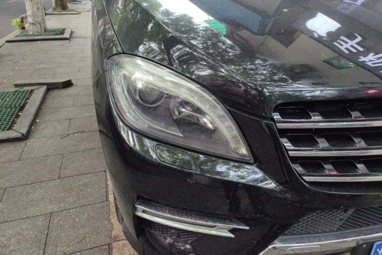 Used Mercedes-Benz M-Class 2015 ML 400 4MATIC Luxury Model Right Front Headlight