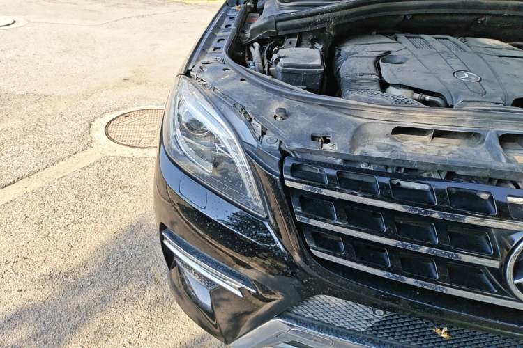 Used Mercedes-Benz M-Class 2015 ML 320 4MATIC Right Front Headlight