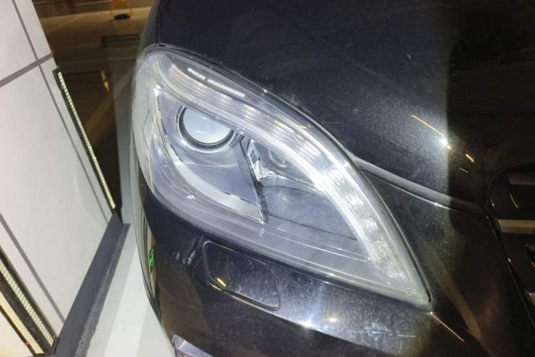 Used Mercedes-Benz M-Class 2015 ML 320 4MATIC Right Front Headlight