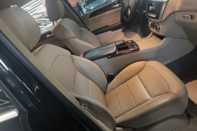 Used Mercedes-Benz M-Class 2015 ML 320 4MATIC Right Front Seat