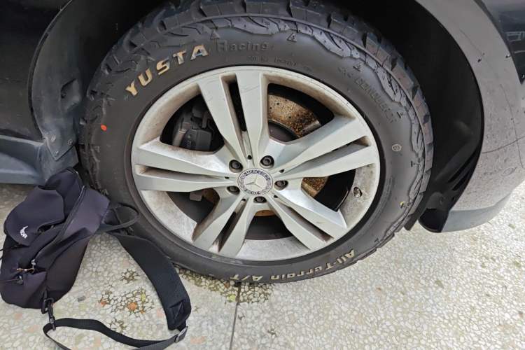 Used Mercedes-Benz M-Class 2015 ML 350 CDI 4MATIC Right Front Wheel Hub