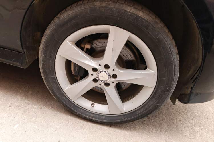 Used Mercedes-Benz M-Class 2015 ML 400 4MATIC Dynamic Model Right Front Wheel Hub