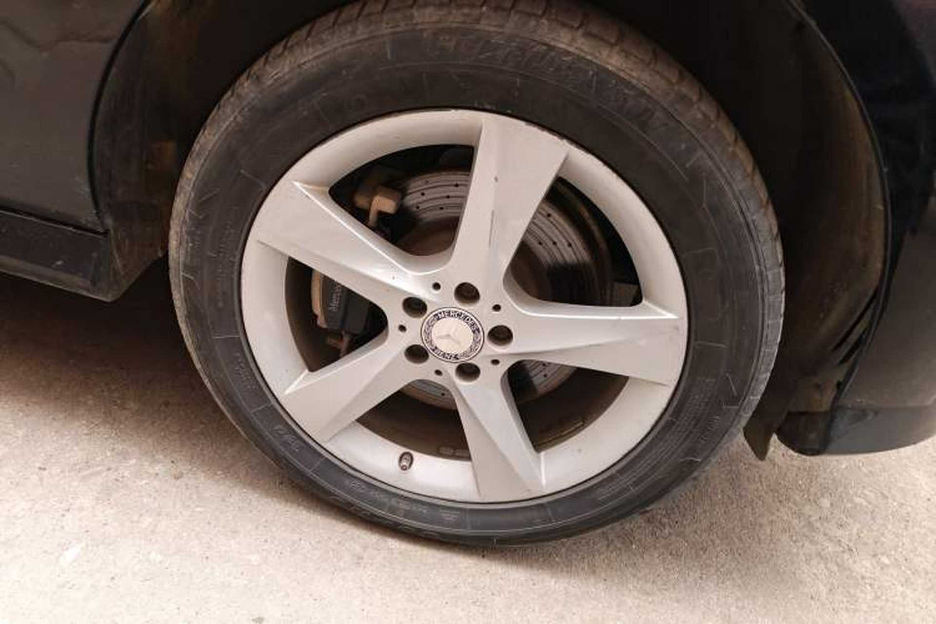 Used Mercedes-Benz M-Class 2015 ML 400 4MATIC Dynamic Model Right Front Wheel Hub