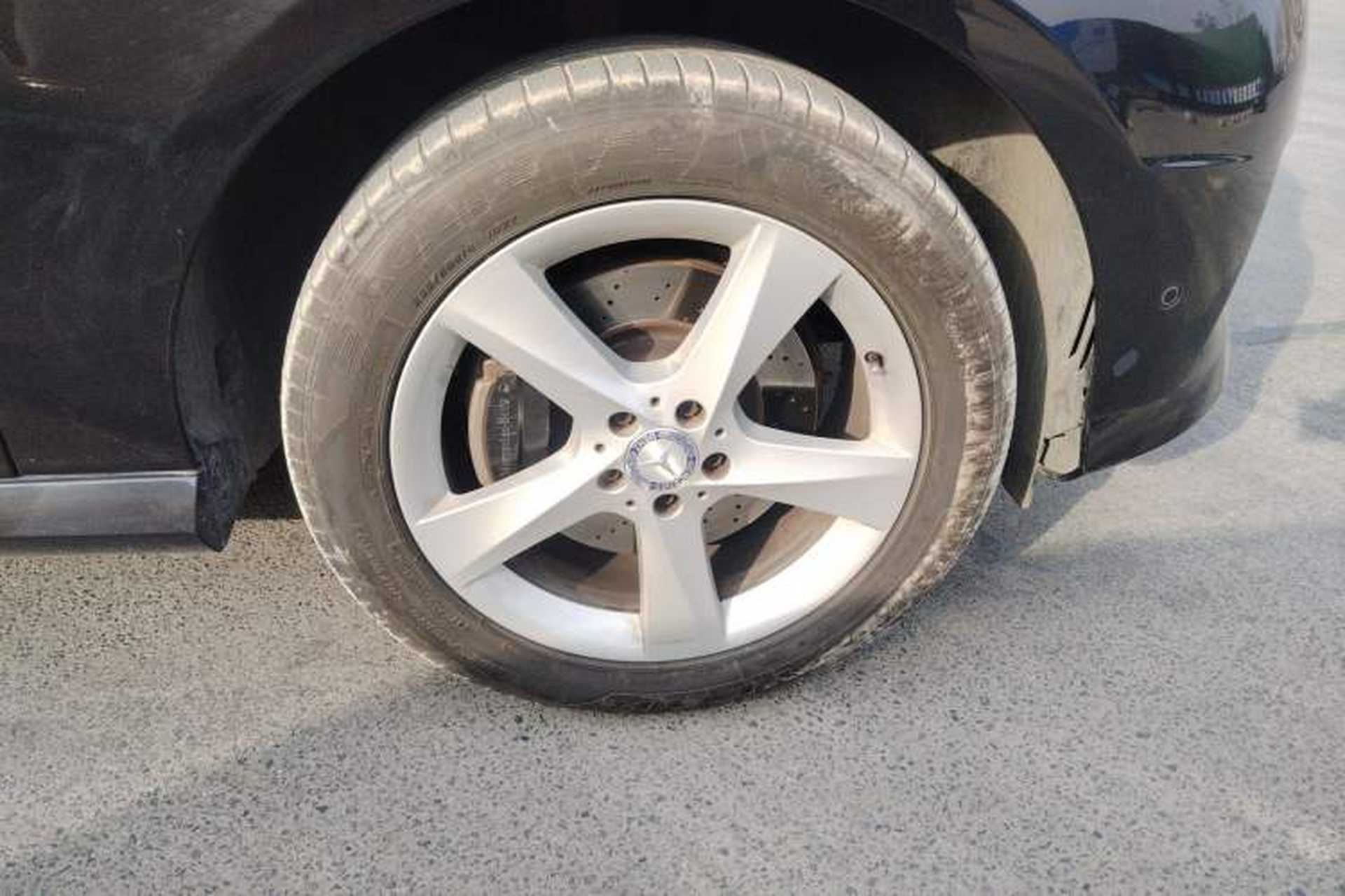 Used Mercedes-Benz M-Class 2015 ML 400 4MATIC Dynamic Model Right Front Wheel Hub