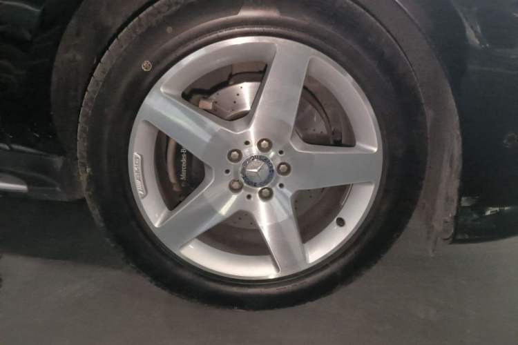 Used Mercedes-Benz M-Class 2015 ML 400 4MATIC Luxury Model Right Front Wheel Hub
