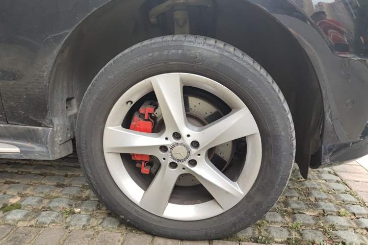 Used Mercedes-Benz M-Class 2015 ML 400 4MATIC Dynamic Model Right Front Wheel Hub