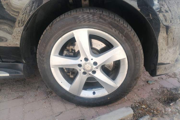 Used Mercedes-Benz M-Class 2015 ML 320 4MATIC Right Front Wheel Hub