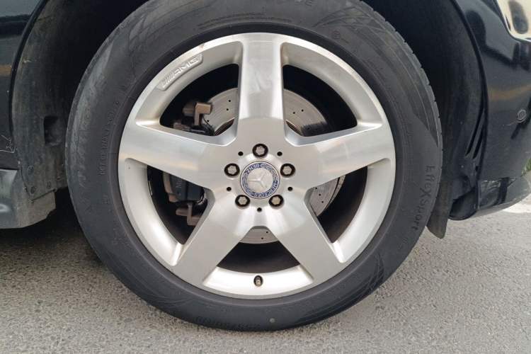 Used Mercedes-Benz M-Class 2015 ML 400 4MATIC Luxury Model Right Front Wheel Hub
