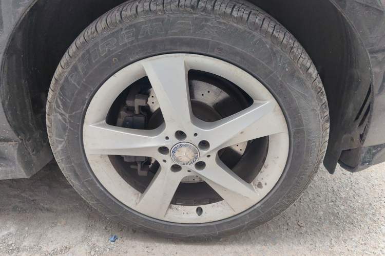 Used Mercedes-Benz M-Class 2015 ML 400 4MATIC Dynamic Model Right Front Wheel Hub