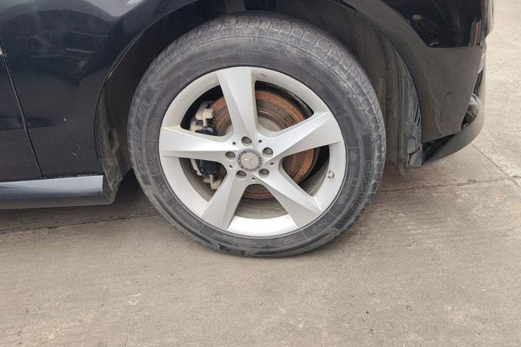 Used Mercedes-Benz M-Class 2015 ML 400 4MATIC Dynamic Model Right Front Wheel Hub