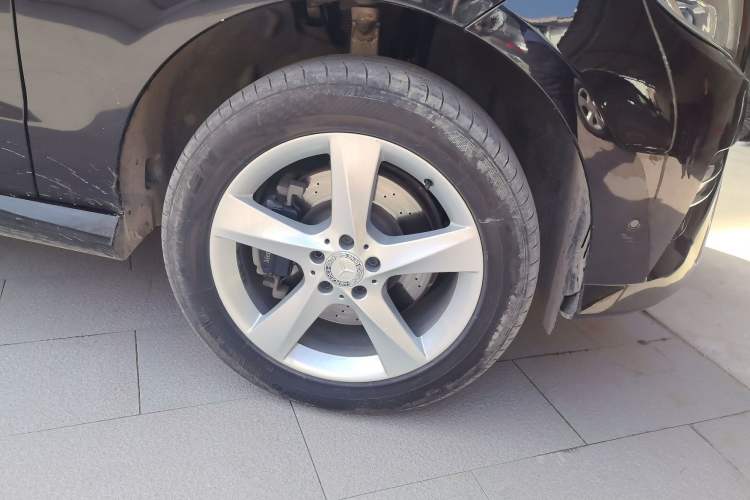 Used Mercedes-Benz M-Class 2015 ML 400 4MATIC Dynamic Model Right Front Wheel Hub