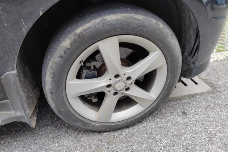 Used Mercedes-Benz M-Class 2015 ML 400 4MATIC Dynamic Model Right Front Wheel Hub