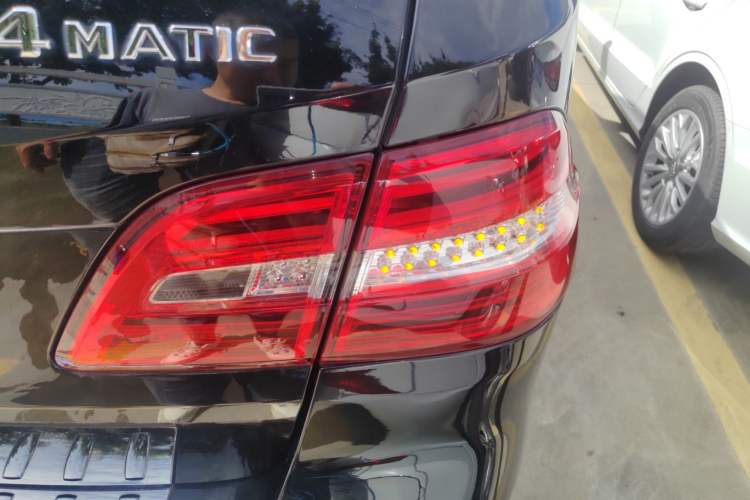 Used Mercedes-Benz M-Class 2015 ML 350 CDI 4MATIC Right Rear Taillight