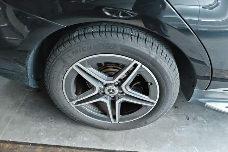Used Mercedes-Benz M-Class 2015 ML 400 4MATIC Luxury Model Right Rear Wheel Hub