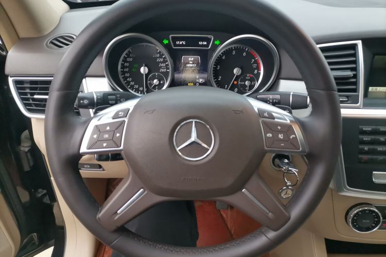 Used Mercedes-Benz M-Class 2015 ML 320 4MATIC Steering Wheel
