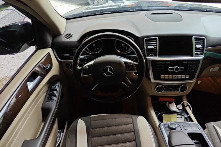 Used Mercedes-Benz M-Class 2015 ML 350 CDI 4MATIC Steering Wheel