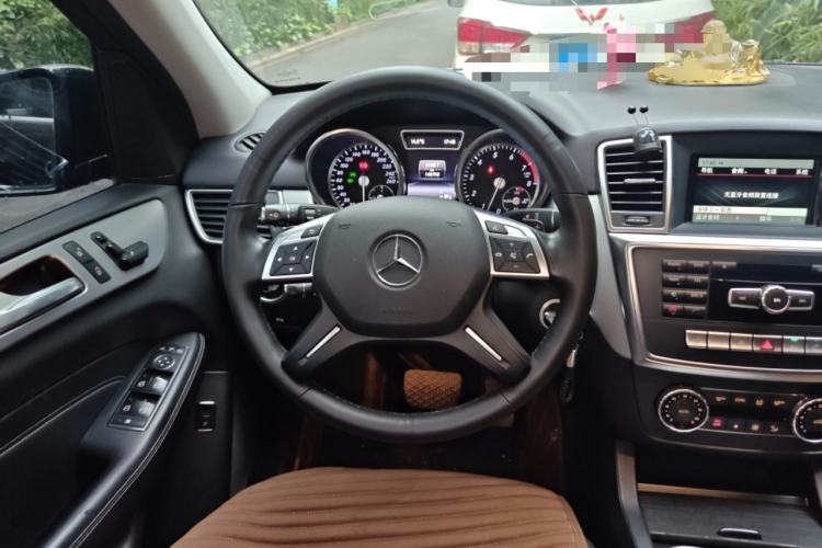 Used Mercedes-Benz M-Class 2015 ML 320 4MATIC Steering Wheel