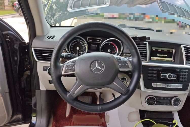 Used Mercedes-Benz M-Class 2015 ML 350 CDI 4MATIC Steering Wheel