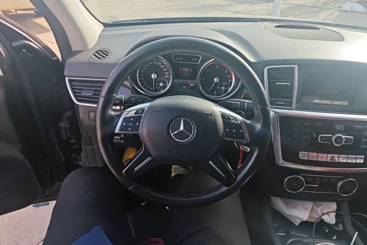 Used Mercedes-Benz M-Class 2015 ML 350 CDI 4MATIC Steering Wheel