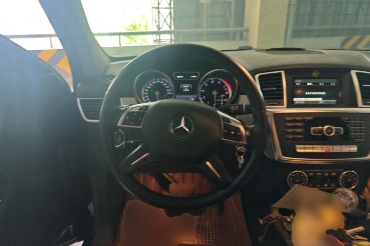 Used Mercedes-Benz M-Class 2015 ML 320 4MATIC Steering Wheel