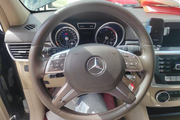 Used Mercedes-Benz M-Class 2015 ML 350 CDI 4MATIC Steering Wheel