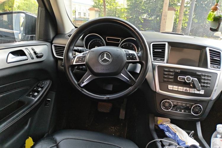 Used Mercedes-Benz M-Class 2015 ML 320 4MATIC Steering Wheel