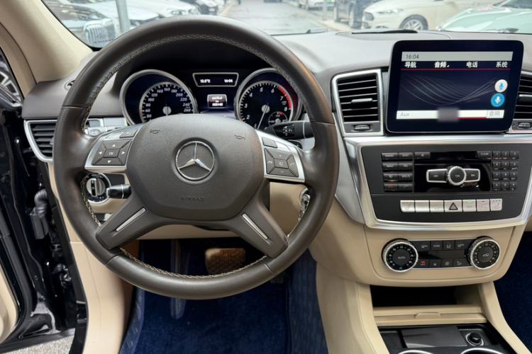 Used Mercedes-Benz M-Class 2015 ML 320 4MATIC Steering Wheel