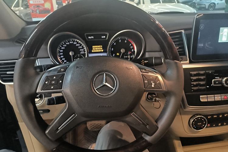 Used Mercedes-Benz M-Class 2015 ML 320 4MATIC Steering Wheel