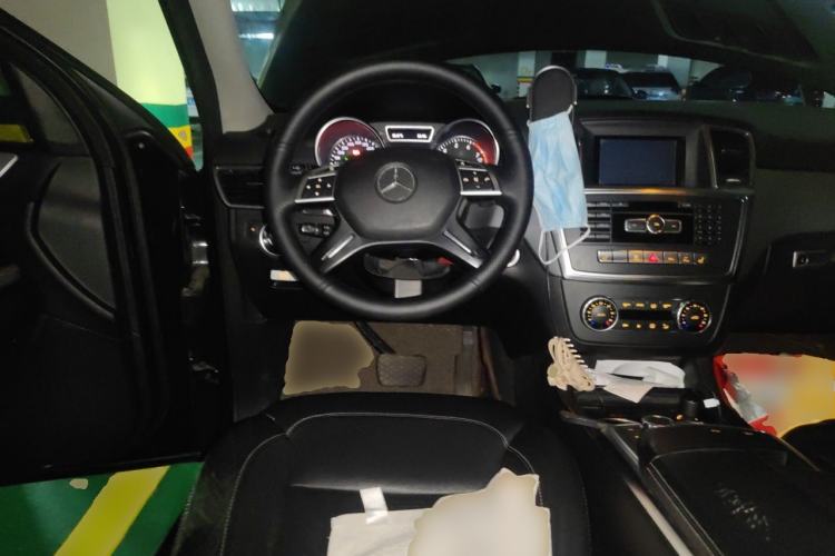 Used Mercedes-Benz M-Class 2015 ML 320 4MATIC Steering Wheel