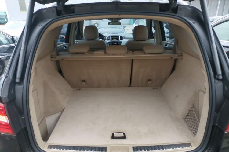 Used Mercedes-Benz M-Class 2015 ML 320 4MATIC Trunk