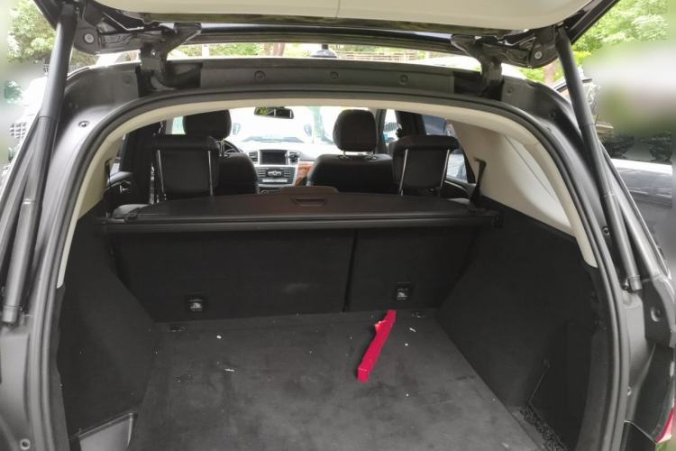 Used Mercedes-Benz M-Class 2015 ML 400 4MATIC Dynamic Model Trunk