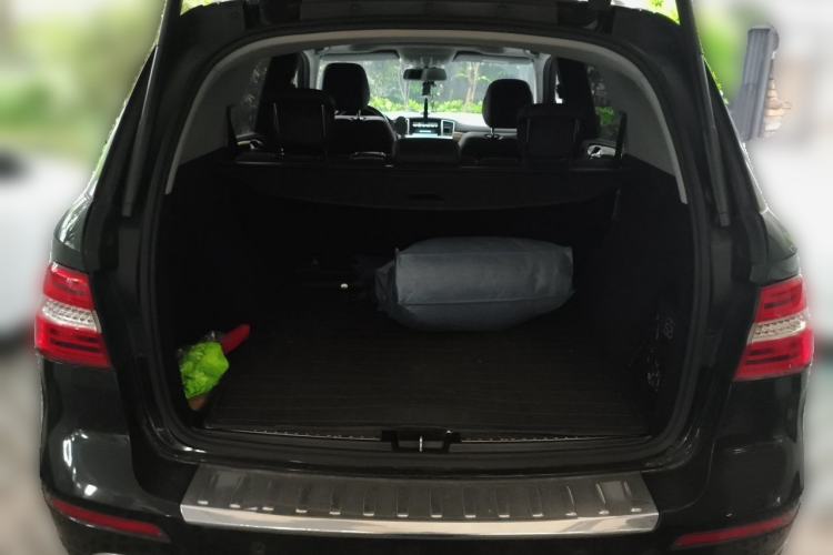 Used Mercedes-Benz M-Class 2015 ML 400 4MATIC Dynamic Model Trunk