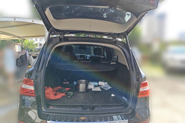 Used Mercedes-Benz M-Class 2015 ML 320 4MATIC Trunk