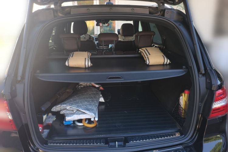 Used Mercedes-Benz M-Class 2015 ML 400 4MATIC Luxury Model Trunk